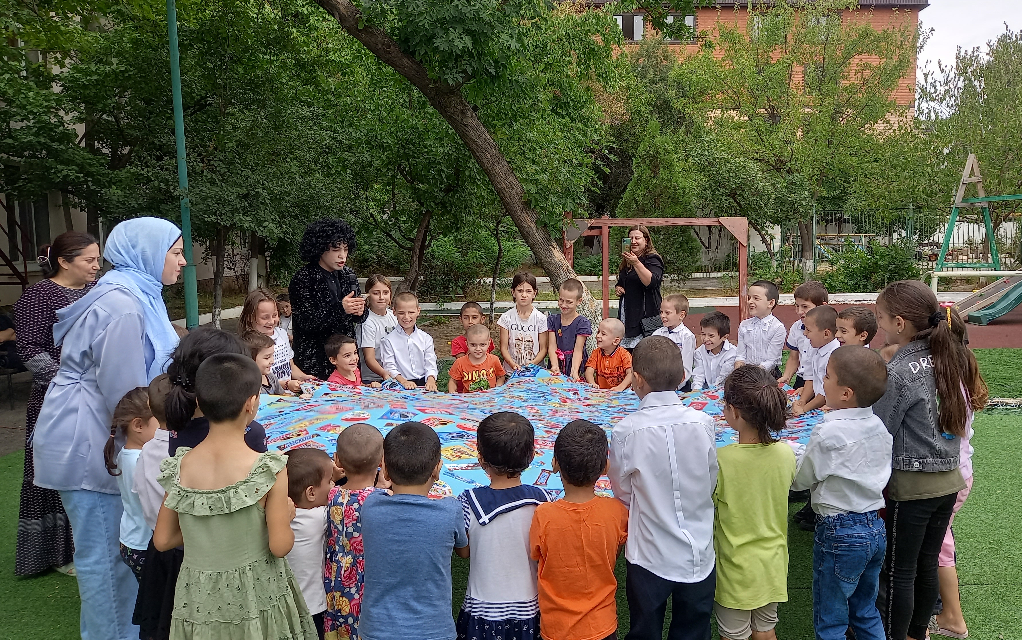 Волонтеры  молодежного движения «Поможем вместе05»  в гостях у воспитанников  Центра